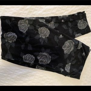 Lularoe leggings TC digital roses